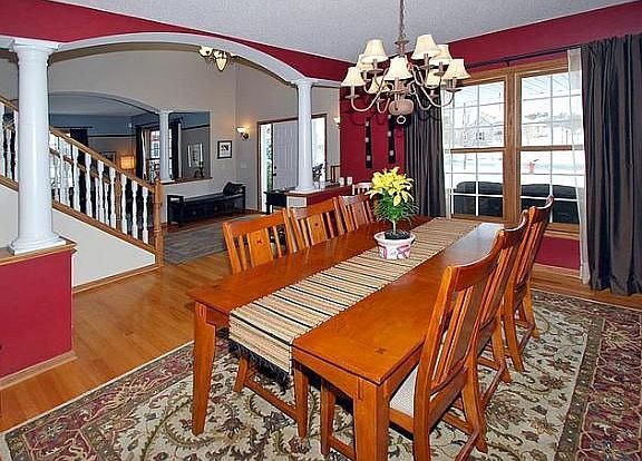 5th image of 901 Sawyer Pl