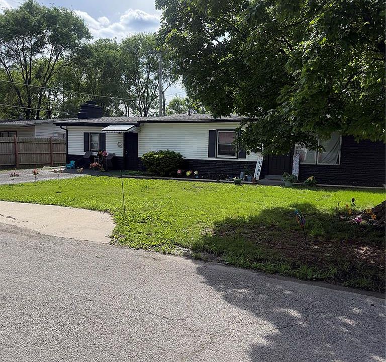 2nd image of 129 Saint Thomas Ln