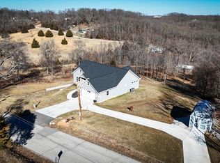 1320 Cedar Ave, Cabool, MO 65689