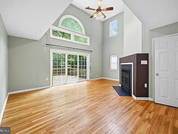 3rd image of 1649 Bennington Hollow Ln