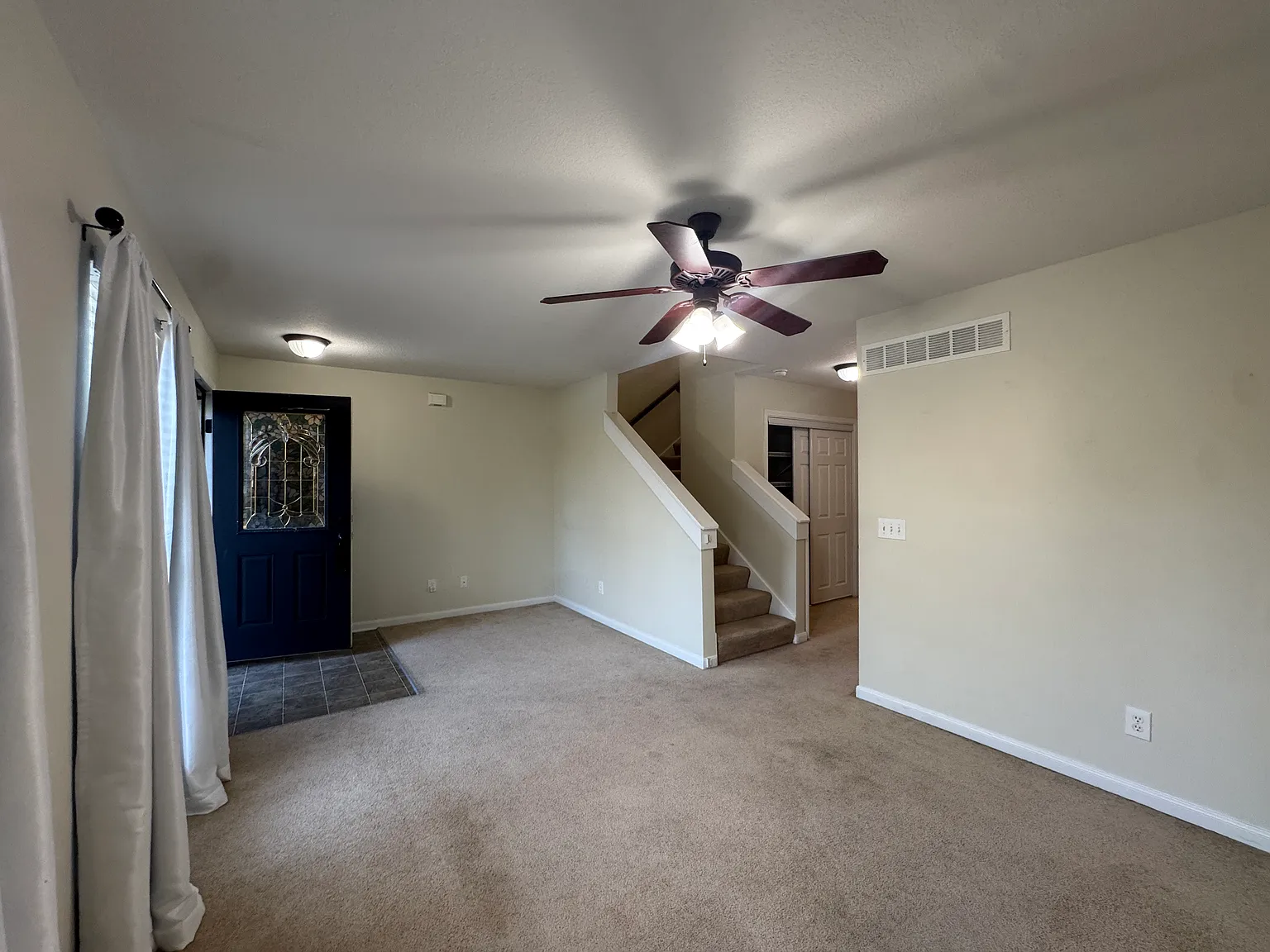 2 bed, 1.5 bath, 1147 sqft, $1,425 — Photo 4