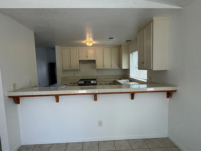 430 Vargus Ct — Photo 8