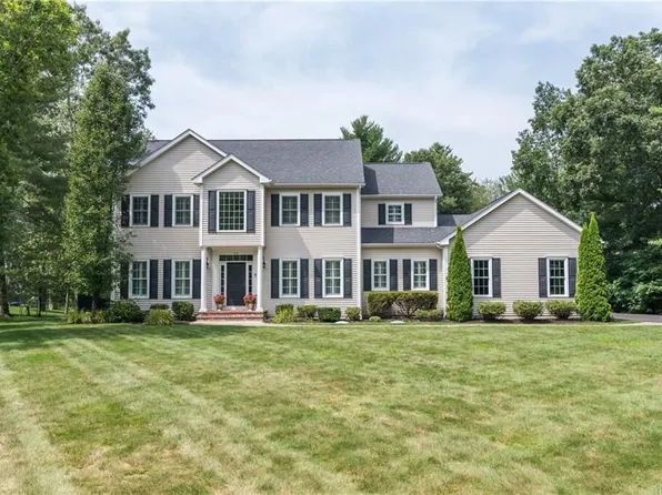 14 Brigade Dr, Saunderstown, RI 02874