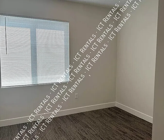 1120 N Broadview Ln #1 — Photo 18