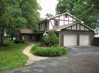 1121 N Prairiewood Dr, Rochester, IN 46975