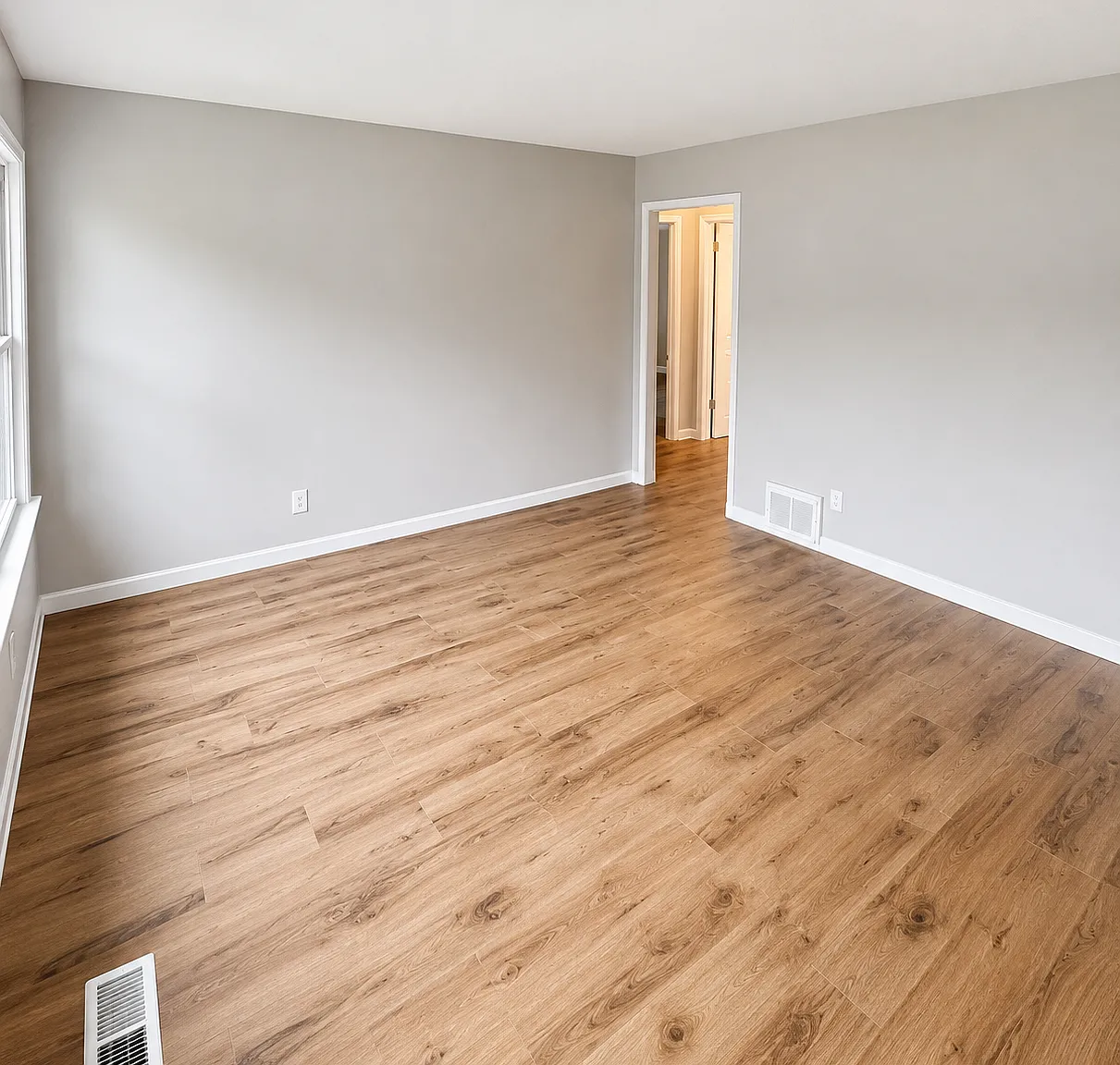 3 bed, 864 sqft, $1,930 — Photo 2