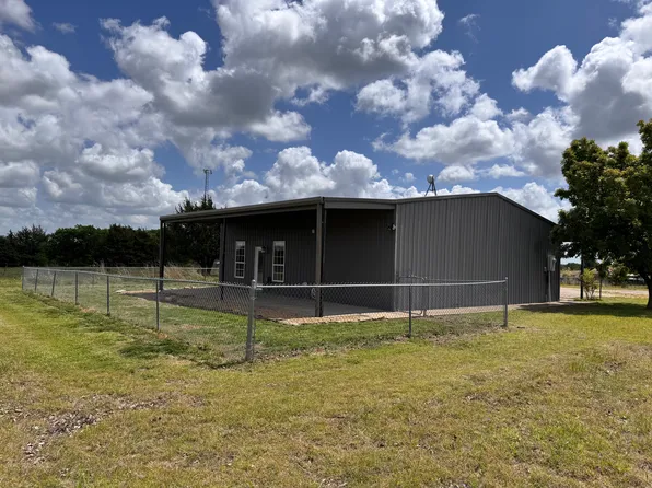 4218 County Road 1132, Celeste, TX 75423