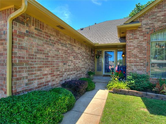 2nd image of 929 NW 179th Cir