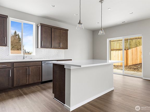 4th image of 728 Van De Vanter Avenue