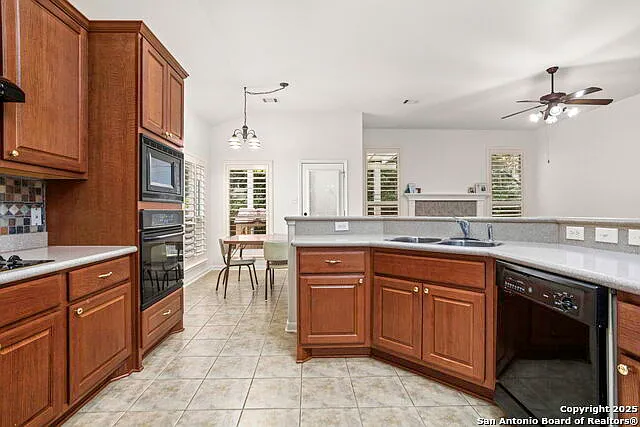 211 Aster Trl — Photo 12