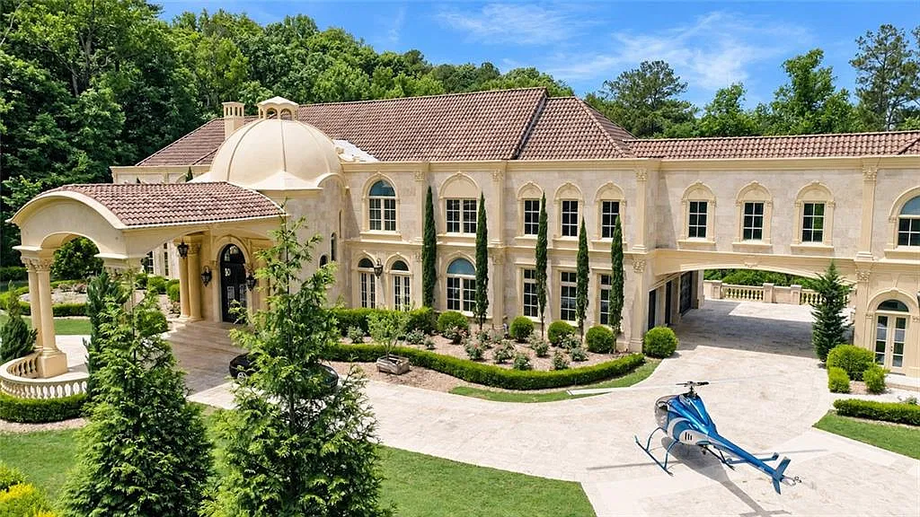 8 bed, 15.0 bath, 25387 sqft, $48,000 — Photo 2
