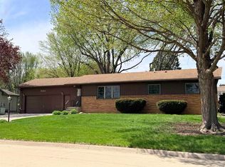 1004 Emerald Dr, Storm Lake, IA 50588