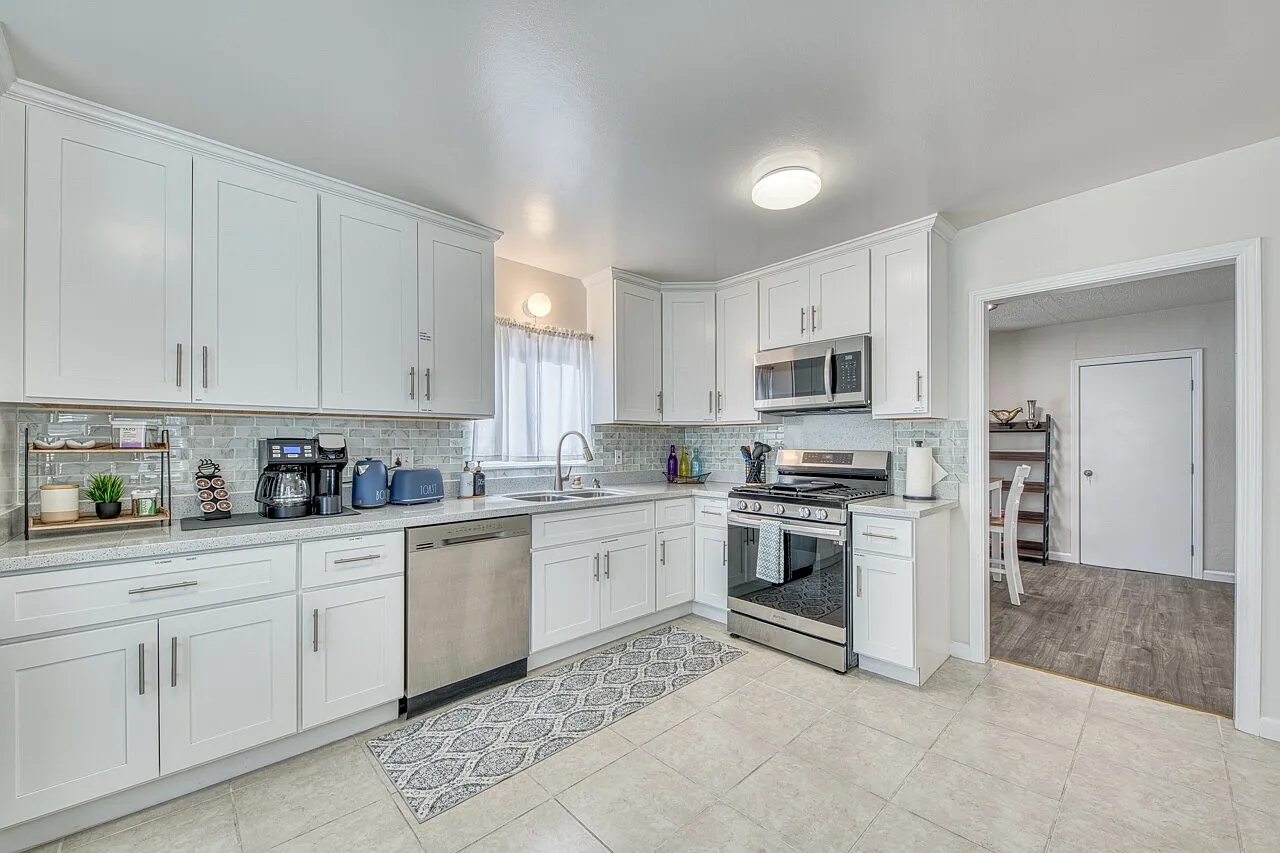 1705 Laguna St — Photo 1