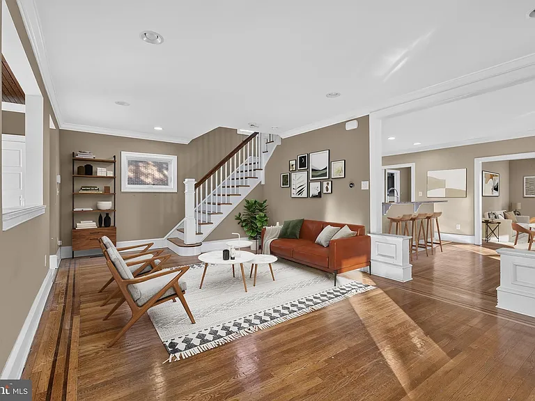 21 E Redman Ave — Photo 17