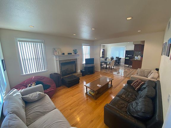 4th image of 877 Donohoe St #B