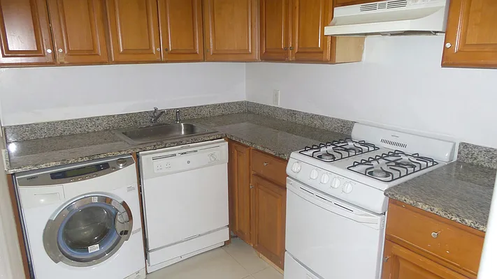 Rented by Metro Garden Realty NYC | media 20