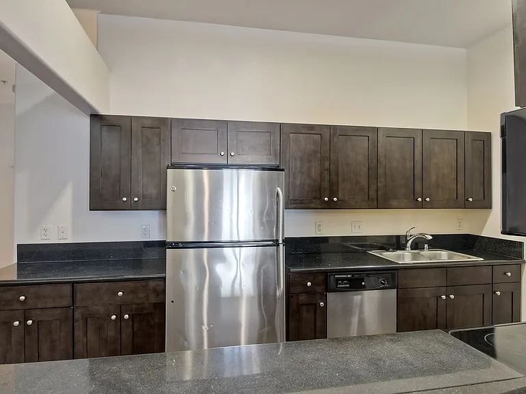Harborview Apartments — Photo 50