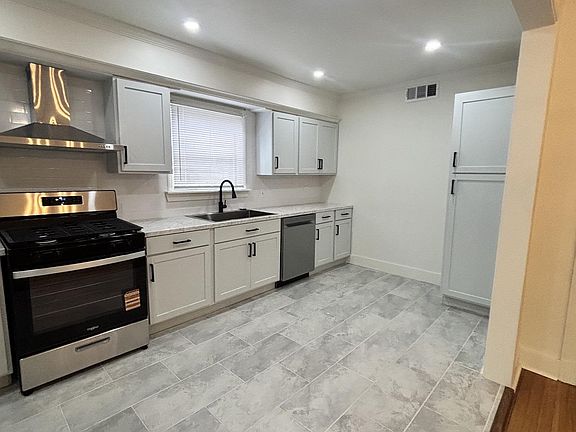 5th image of 1380 Wilson St