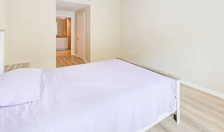 2331 W Horatio St #816 — Photo 9