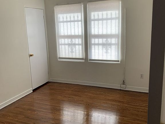 3rd image of 1227 N Fairfax Ave #1235-1/4
