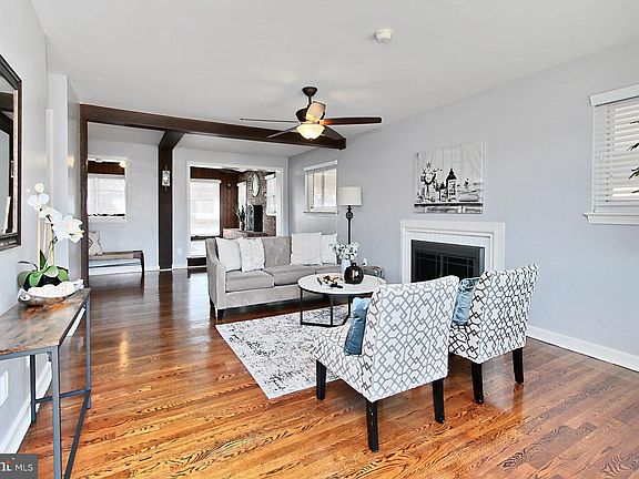 2nd image of 3222 Holly Hill Dr