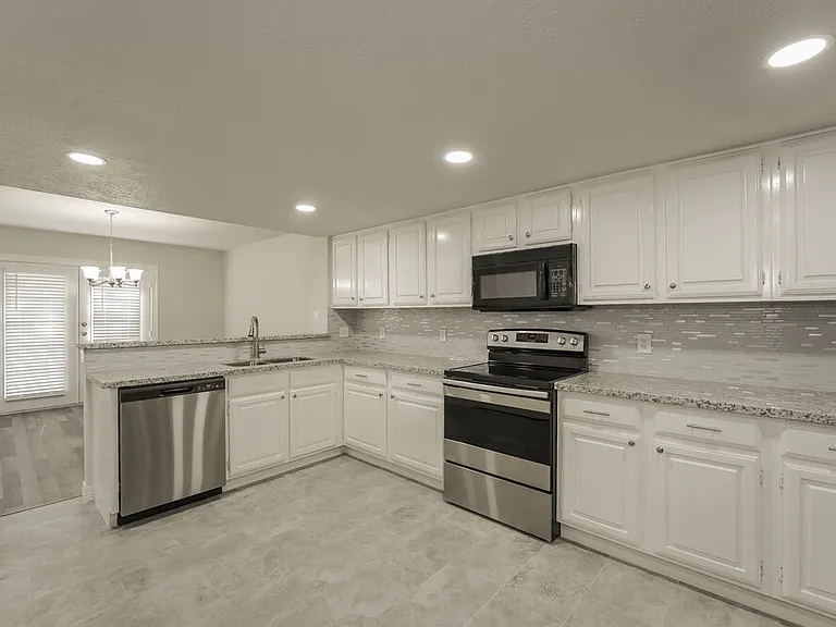 9223 Bristlebrook Dr — Photo 8