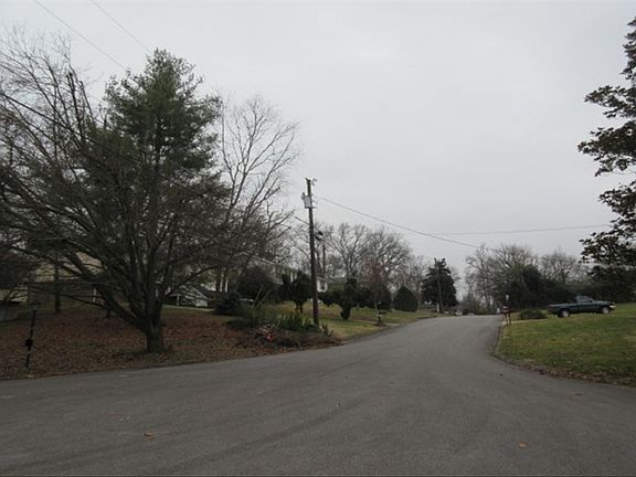 5th image of 2810 Saint Johns Ln