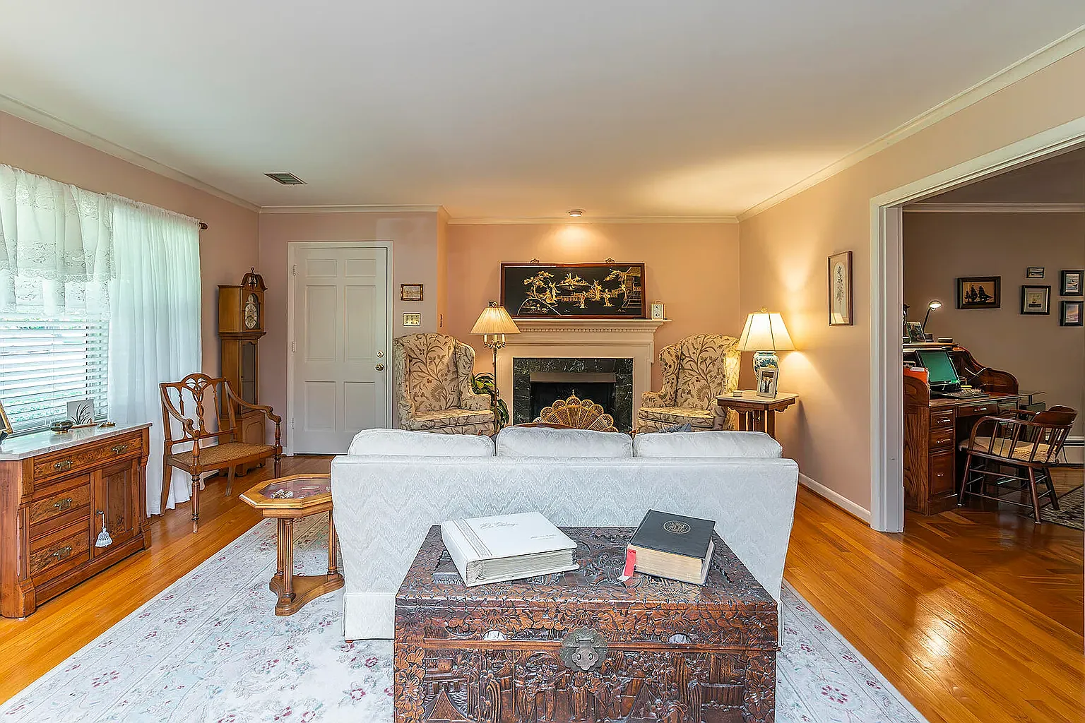 2 bed, 2300 sqft, $2,550 — Photo 4