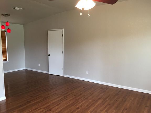 2nd image of 3866 Georgetown Dr