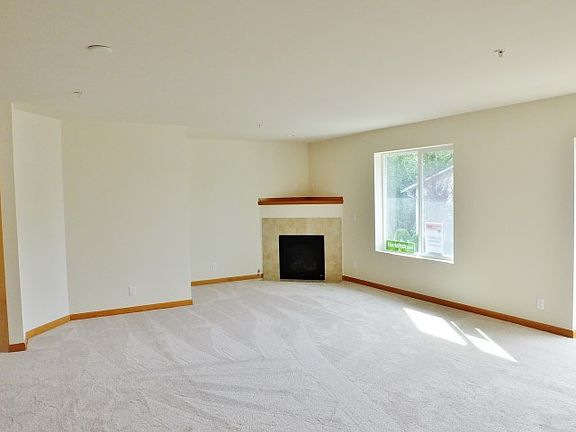 3rd image of 510 75th St SE Unit 204