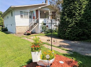 12 Smith St, Point Pleasant, WV 25550