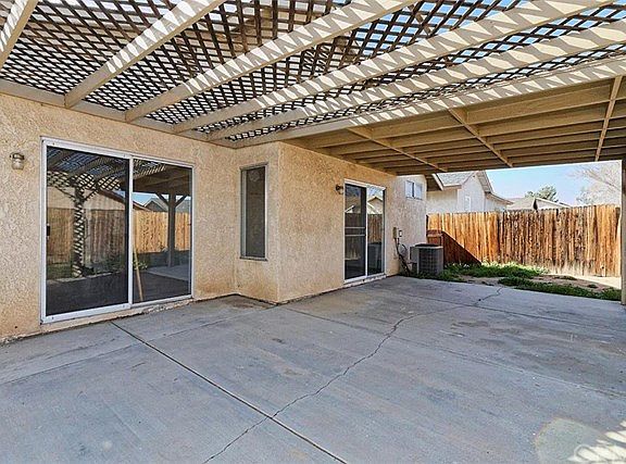 3rd image of 13696 San Jacinto Way