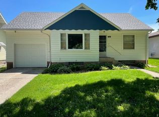 710 E Maple St, Hubbard, IA 50122