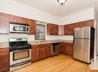 2109 W Addison St #1, Chicago, IL 60618