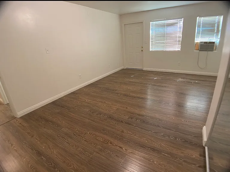 3655 Mount Vernon Ave — Photo 11