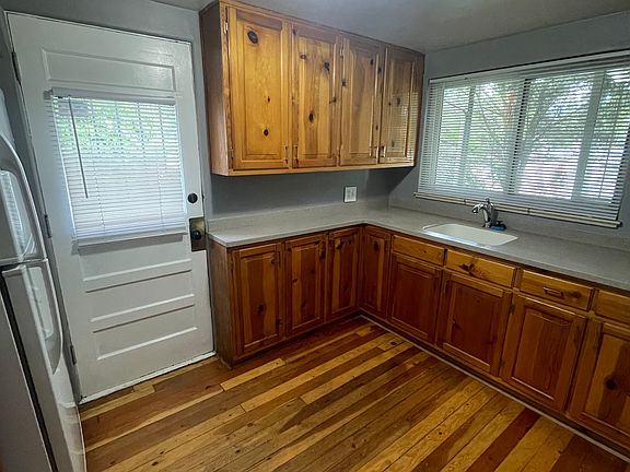 5th image of 1301 S Logan St #A