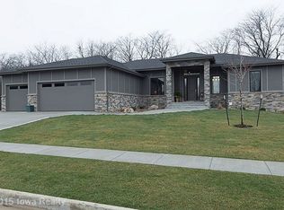 145 Hidden Meadow Dr, Waukee, IA 50263