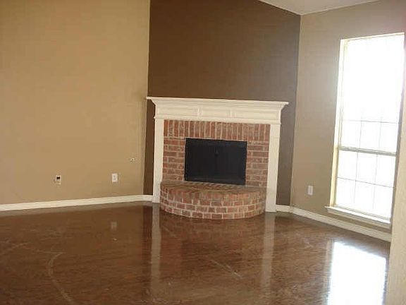 2nd image of 2223 Woodberry Dr