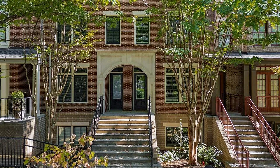 4648 Magnolia Cmns