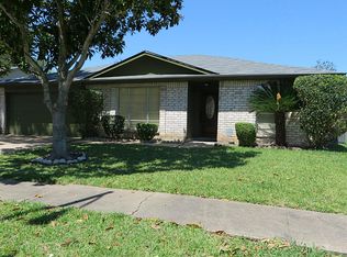 9902 Kent Towne Ln, Sugar Land, TX 77498