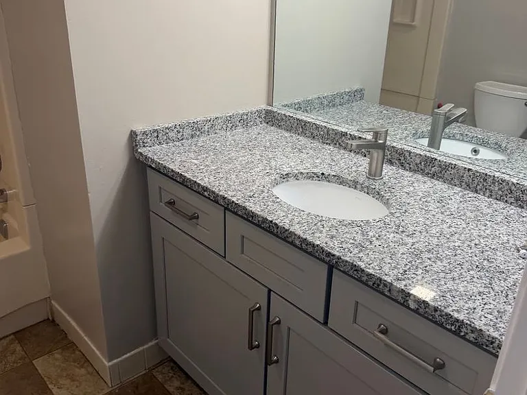 302 Peters Way — Photo 5