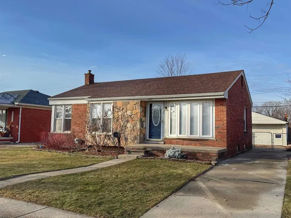 28859 Floral St, Roseville, MI 48066