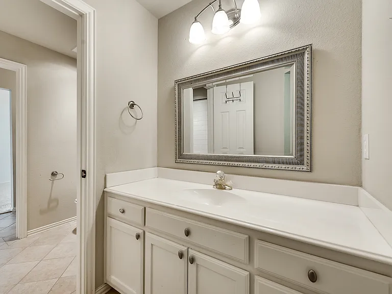 970 Burns Xing — Photo 15