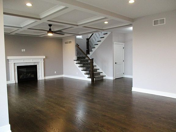 5th image of 456 Lucy Ln