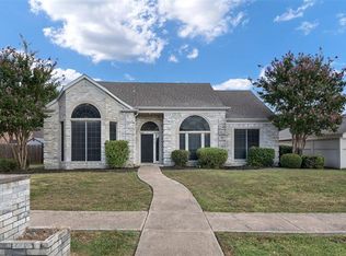 8101 Luna Dr, Rowlett, TX 75088