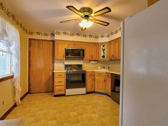 5th image of 531 Riverwood Ave