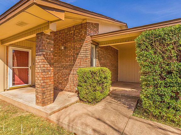 THE BRICK EXTERIOR MEANS SMALL UTILITY BILLS!