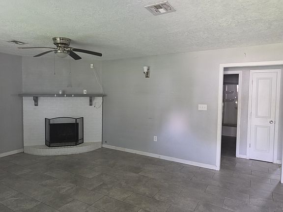 2nd image of 3121 Walnut Ave