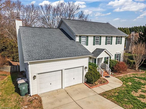3rd image of 3019 Grasmere Dr