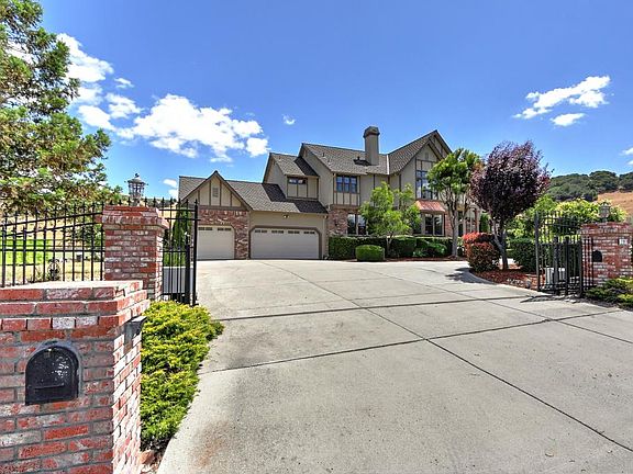 3rd image of 21911 Lone Oak Cir